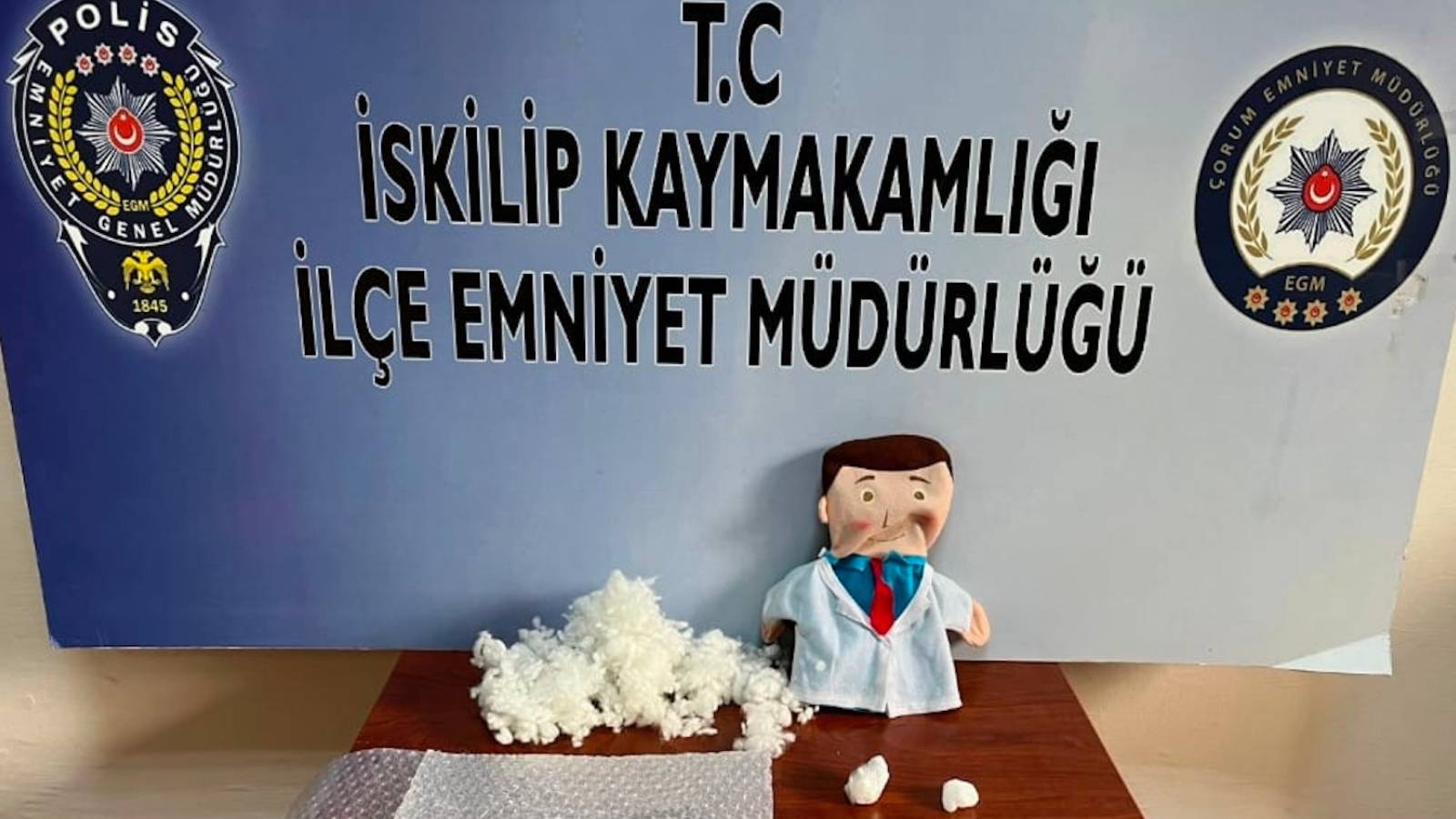 Bez bebek içinde uyuşturucu ele geçirildi: ‘Doğum günün kutlu olsun kuzen, mutlu yıllar’